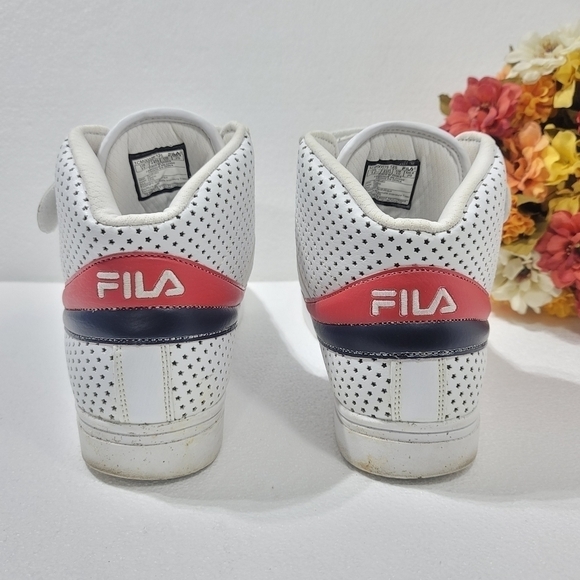 FILA MEN'S WHITE SNEAKERS SZ.11 - Picture 3 of 8